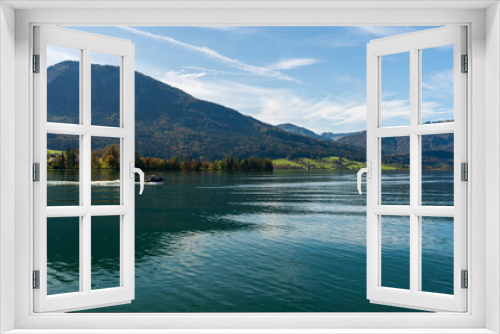 Fototapeta Naklejka Na Ścianę Okno 3D - Bürglstein Seerundweg am Wolfgangsee im Salzkammergut im Herbst