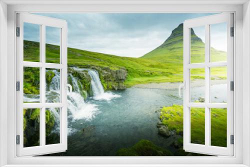 Fototapeta Naklejka Na Ścianę Okno 3D - Kirkjufellsfoss Waterfall and Kirkjufell mountain