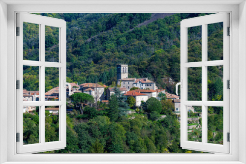 village pittoresque de Antraigues-sur-Volane dans la vallée de La Volane en Haute-Ardèche en France