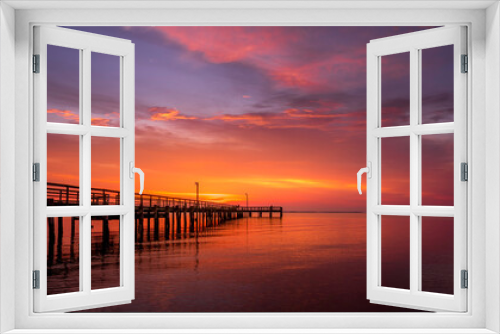Fototapeta Naklejka Na Ścianę Okno 3D - Sunrise Over Pier