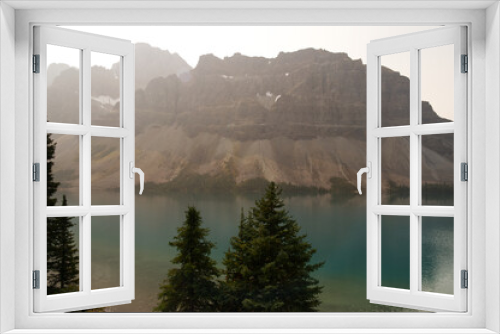Fototapeta Naklejka Na Ścianę Okno 3D - Bow Lake on a Smoky Day