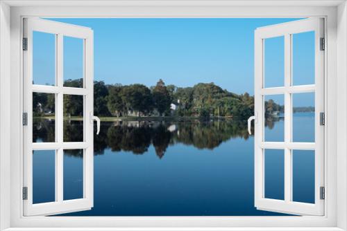 Fototapeta Naklejka Na Ścianę Okno 3D - The morning of Hillsborough river at Tampa, Florida	