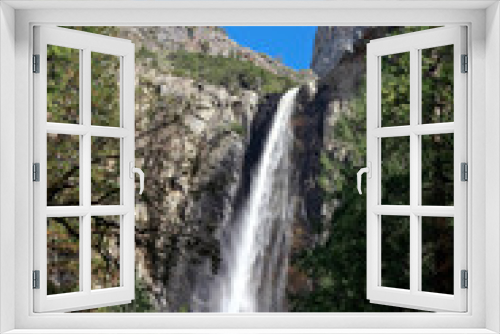 Fototapeta Naklejka Na Ścianę Okno 3D - ヨセミテ国立公園のブライダルベール滝