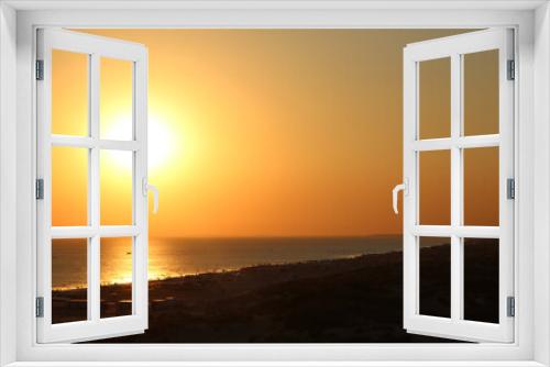 Fototapeta Naklejka Na Ścianę Okno 3D - Bright sunset on the Black sea coast