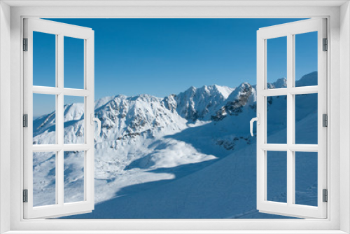 Fototapeta Naklejka Na Ścianę Okno 3D - Skaliste Tatry w śnigu