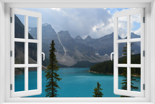 Fototapeta Naklejka Na Ścianę Okno 3D - The turquoise Moraine Lake and the waterfalls and nature of the Rocky Mountains in British Columbia, Canada