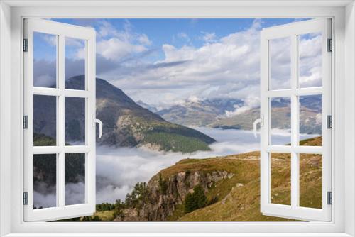 Fototapeta Naklejka Na Ścianę Okno 3D - Landschaft, Berglandschaft, Himmel, Nebel, Natur, Panorama, Engadin, Schweiz, Berge, Wandern, Wolken