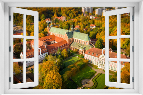 Fototapeta Naklejka Na Ścianę Okno 3D - Basilica of Gdansk Oliwa in the autumnal scenery. Poland