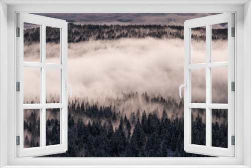 Fototapeta Naklejka Na Ścianę Okno 3D - fog in mountains