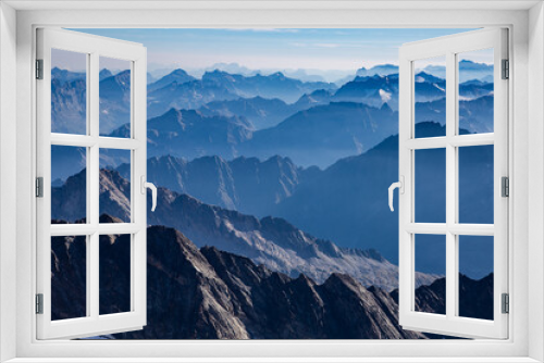 Fototapeta Naklejka Na Ścianę Okno 3D - Summit view of distant mountains