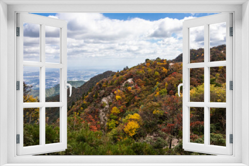 Fototapeta Naklejka Na Ścianę Okno 3D - 紅葉に色づく鈴鹿山脈、釈迦ヶ岳から竜ヶ岳の尾根道を歩いて