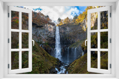 Fototapeta Naklejka Na Ścianę Okno 3D - 紅葉の日光　華厳の滝　観瀑台にて