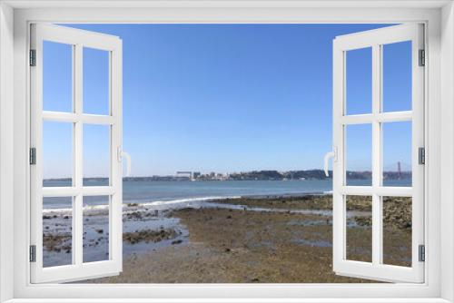 Fototapeta Naklejka Na Ścianę Okno 3D - view of  the Tagus River near Cais das Colunas in Lisbon, Portugal