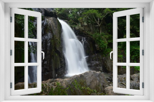Fototapeta Naklejka Na Ścianę Okno 3D - Pullaveli Falls in Dindigul, Tamilnadu