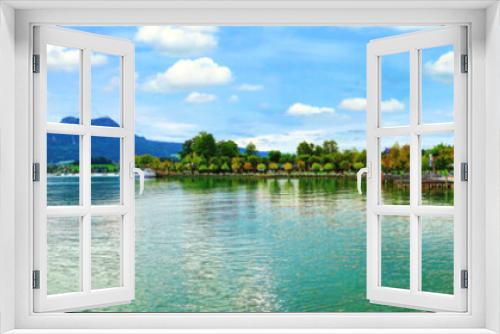Fototapeta Naklejka Na Ścianę Okno 3D - The beautiful lake promenade near the city Mondsee in Austria