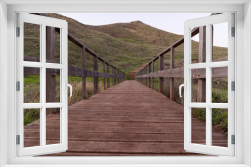 Fototapeta Naklejka Na Ścianę Okno 3D - The bridge on Ponta de São Lourenço, Madeira during a calm day.