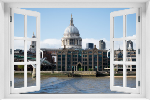 Fototapeta Naklejka Na Ścianę Okno 3D - st pauls cathedral and bridge London