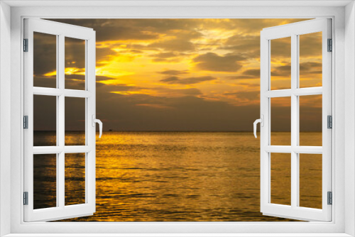 Fototapeta Naklejka Na Ścianę Okno 3D - twilight sunset at sea beach