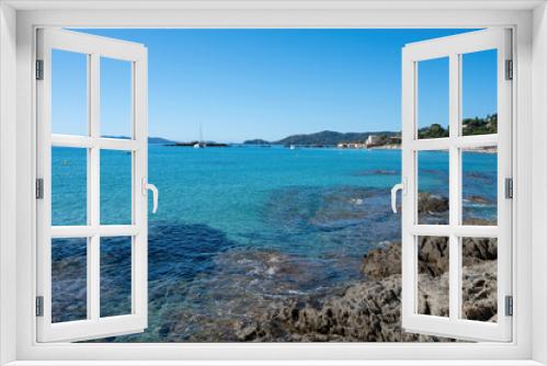 Fototapeta Naklejka Na Ścianę Okno 3D - Summer vacation on French Riviera, crystal clear azure blue water of  Mediterranean sea in Saint Clair near Le Lavandou, Var, Provence, France