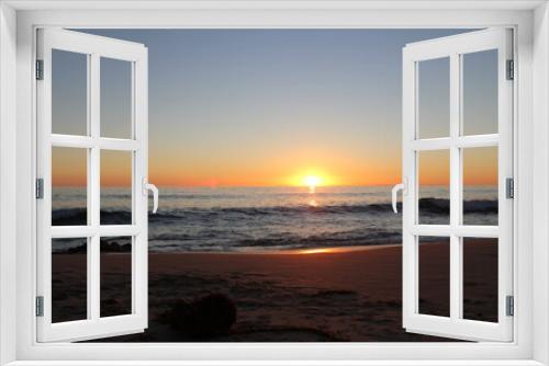 Fototapeta Naklejka Na Ścianę Okno 3D - sunset on the beach