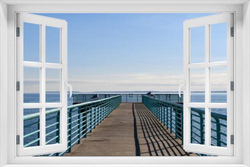 Fototapeta Naklejka Na Ścianę Okno 3D - End of Mount Loretto Pier in Staten Island, NY