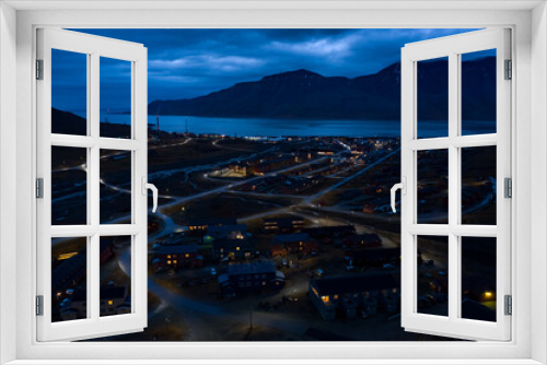 Fototapeta Naklejka Na Ścianę Okno 3D - Night at Longyearbyen from above. Svalbard. Norway