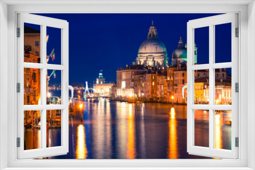 Fototapeta Naklejka Na Ścianę Okno 3D - Dome of Basilica Santa Maria della Salute at Grand Canal in Venice, Italy