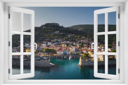Fototapeta Naklejka Na Ścianę Okno 3D - The old harbor of Nafpaktos, Greece
