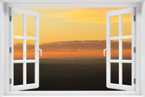 Fototapeta Naklejka Na Ścianę Okno 3D - Sunrise over mountains