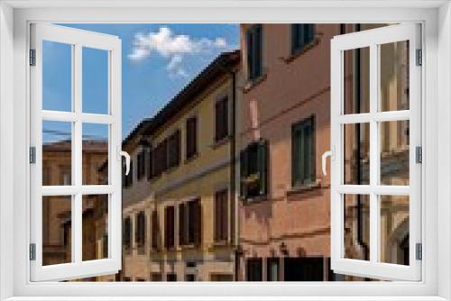 Fototapeta Naklejka Na Ścianę Okno 3D - Häuser in der Altstadt von Arezzo in der Toskana in Italien 