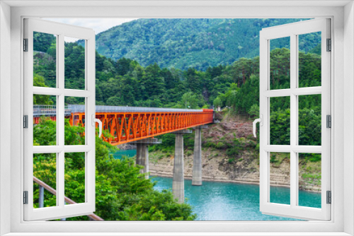 Fototapeta Naklejka Na Ścianę Okno 3D - 奥大井湖上の駅と橋