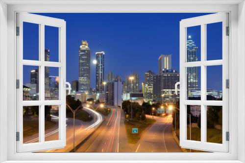 Fototapeta Naklejka Na Ścianę Okno 3D - Atlanta Skyline above Freedom Parkway