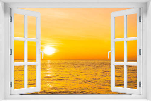 Fototapeta Naklejka Na Ścianę Okno 3D - Beautiful landscape of sea beach ocean at sunset or sunrise time