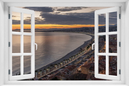 Fototapeta Naklejka Na Ścianę Okno 3D - Coucher de soleil sur Nice et la baie des anges sur la Côte d'azur