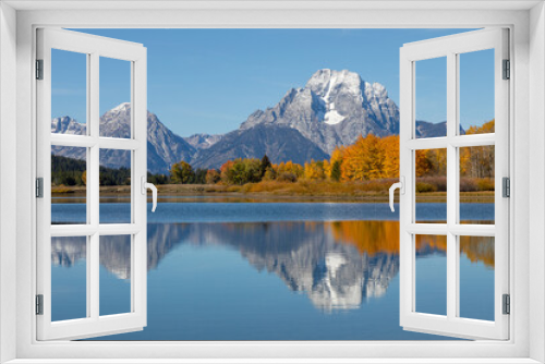 Fototapeta Naklejka Na Ścianę Okno 3D - Scenic Landscape Reflection in the Tetons in Autumn