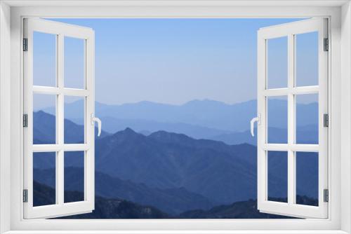 Fototapeta Naklejka Na Ścianę Okno 3D - 하늘 아래 산
