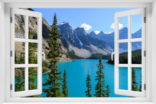Fototapeta Naklejka Na Ścianę Okno 3D - The beautiful Moraine Lake in Banff National Park
