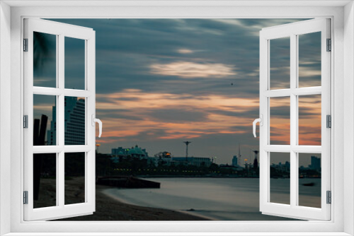 Fototapeta Naklejka Na Ścianę Okno 3D - sunset on the city