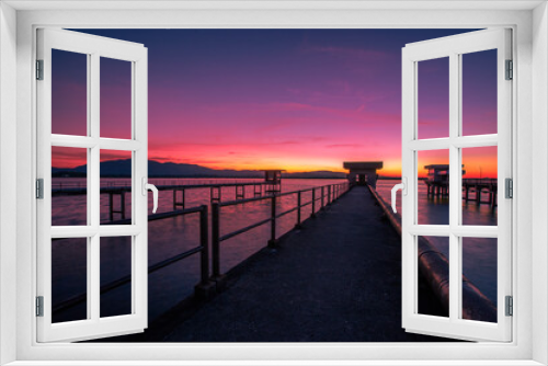 Fototapeta Naklejka Na Ścianę Okno 3D - The background of the morning light, the wallpaper of the Twilight sky, the lake or the sea, is a natural beauty, seen between travel.