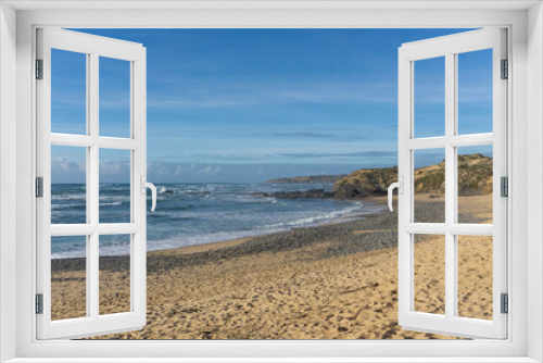 Fototapeta Naklejka Na Ścianę Okno 3D - wild and empty beach on the Atlantic coast of Portugal