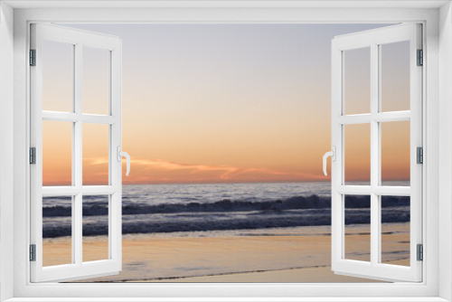 Fototapeta Naklejka Na Ścianę Okno 3D - Sunset in Santa Monica Beach