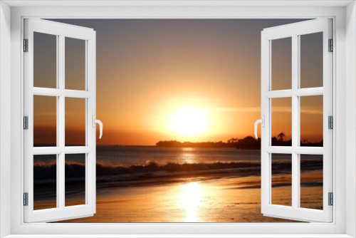 Fototapeta Naklejka Na Ścianę Okno 3D - Sunset view in Malibu Beach