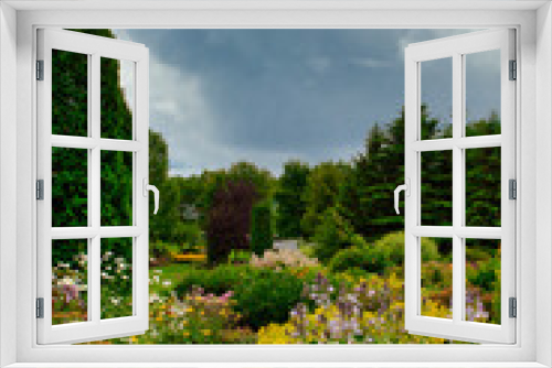 Fototapeta Naklejka Na Ścianę Okno 3D - Lovely Garden at Rouyn ( Quebec ) With Footpath