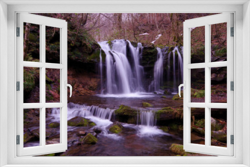 Fototapeta Naklejka Na Ścianę Okno 3D - 穏やかな滝　秘境にある滝