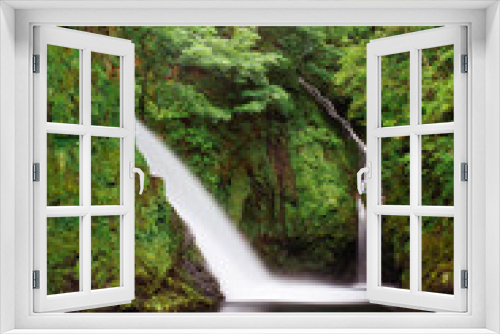 Fototapeta Naklejka Na Ścianę Okno 3D - Ceunant Mawr Waterfall