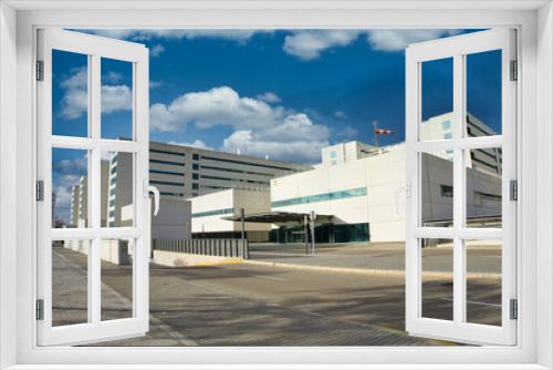 Fototapeta Naklejka Na Ścianę Okno 3D - La fe hospital of Valencia, general plan of the exterios of the entrance to a hospital in Europe