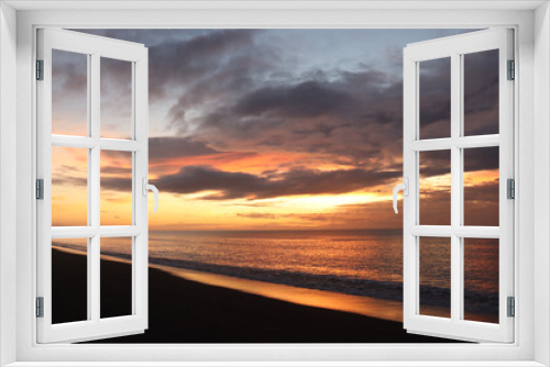 Fototapeta Naklejka Na Ścianę Okno 3D - New Year Peaceful Hopeful Sunrise on the Beach