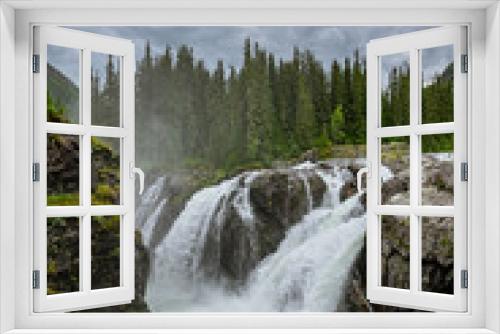 Fototapeta Naklejka Na Ścianę Okno 3D - Rjukandefoss waterfall with dust and a rock