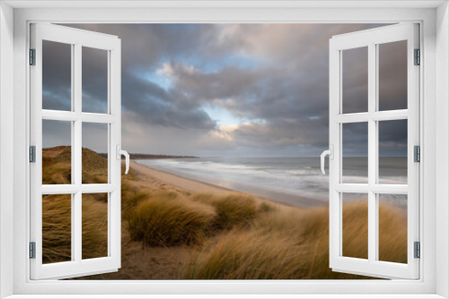 Fototapeta Naklejka Na Ścianę Okno 3D - Winter Walks in Northumberland, Alnmouth Bay Beach