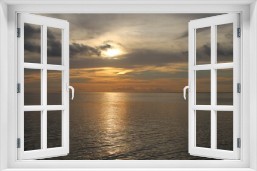 Fototapeta Naklejka Na Ścianę Okno 3D - Beautiful sunset in ocean at Key Biscayne, Florida, USA